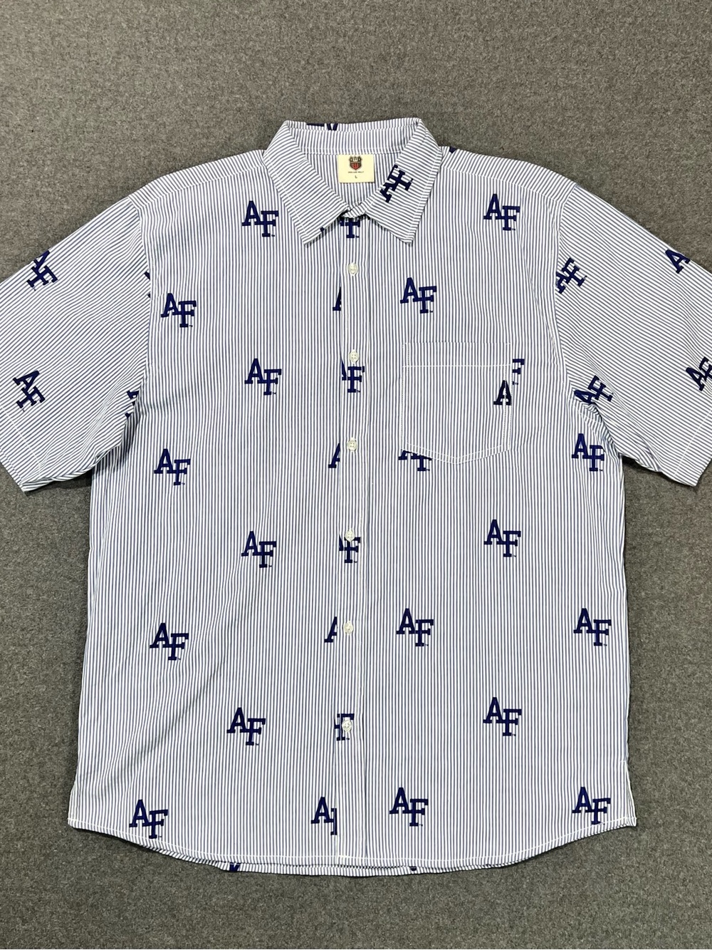 Wes & Willy Air Force Falcons Seersucker Short Sleeve Button Up Game Day Shirt L